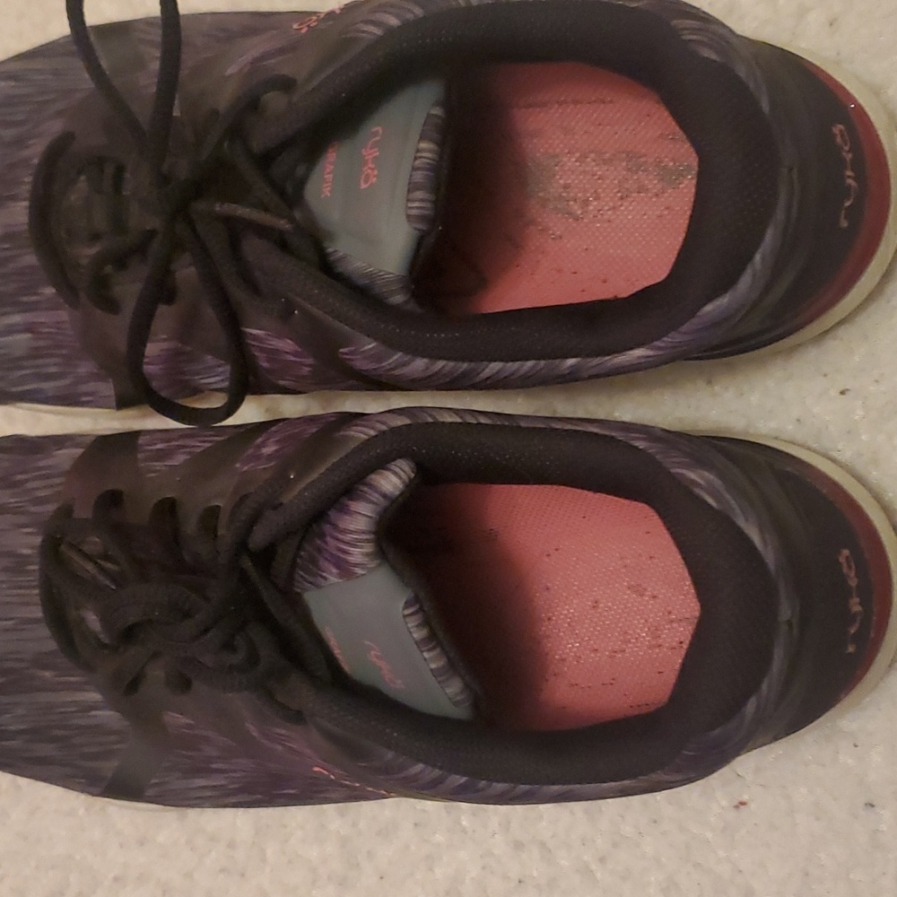 Ryka Graphic cross training workout shoes. Women's size 8.5 or 9.